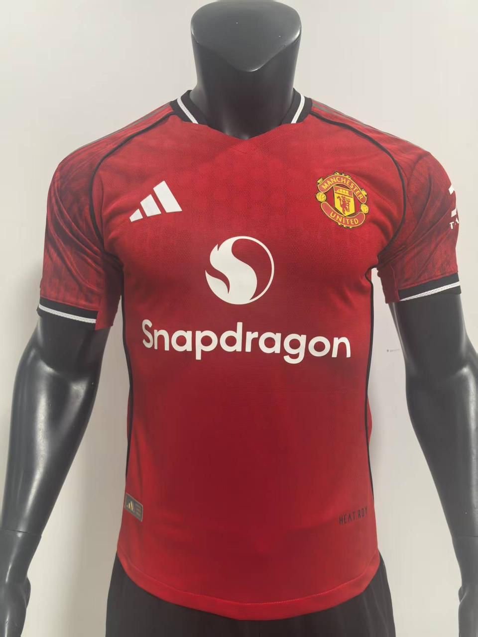 2facabce-1552-49ee-bd8a-57c1570c8d6a.jpeg MAN United - Image 1