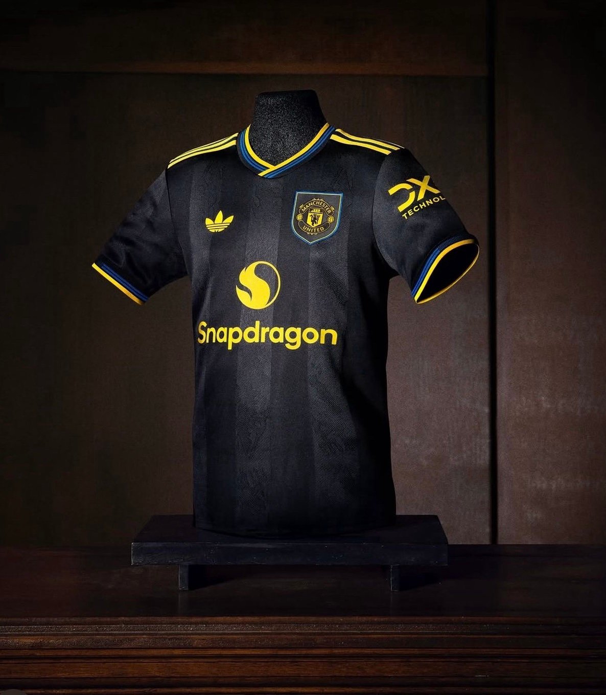 85a4548f-35cd-458a-9ce8-13ea19c82a64.jpeg Man United - Image 1